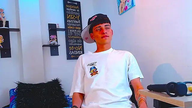 milo hot  online show from April 5, 2:20 am