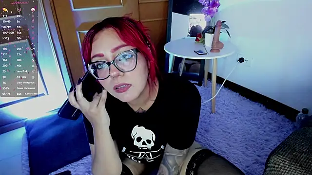 Violett Sykes online show from April 15, 1:01 am