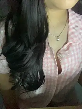 Rosecute11 online show from April 11, 10:41 am