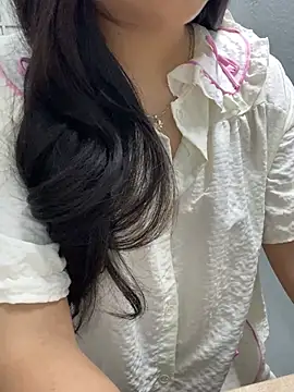 Rosecute11 online show from April 15, 2:57 pm