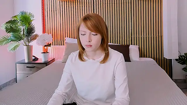 CherryCrushLove online show from April 11, 7:45 am