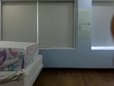 lefleur1986 online show from April 23, 3:30 am