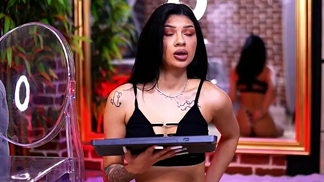 SpicyLeyla online show from April 18, 6:12 pm