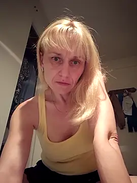 RinaSunX online show from April 13, 1:11 am