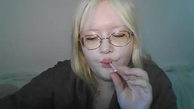 Elayne Sweet online show from April 9, 8:09 am