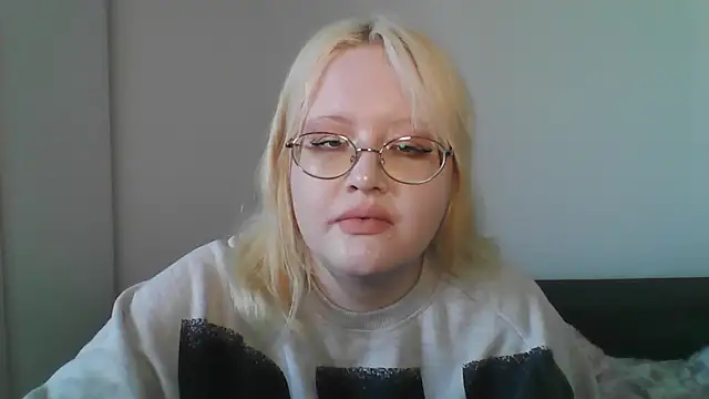 Elayne Sweet online show from April 16, 8:04 am