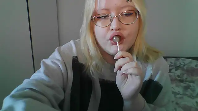 Elayne Sweet online show from April 18, 8:07 am