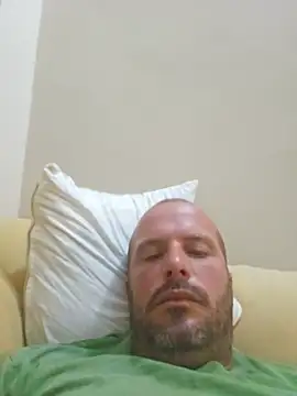 Snapshot of SuperDotadoX29 chatting on July 13, 4:37 am SuperDotadoX29 online show from July 13, 4:37 am