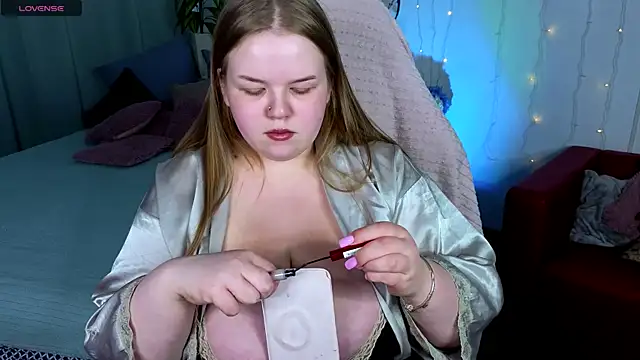 Sweetiest Pie online show from April 14, 1:50 pm