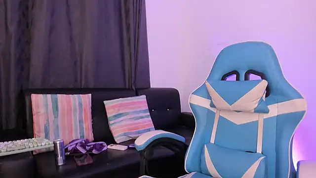 Sunny Page online show from April 10, 4:06 am