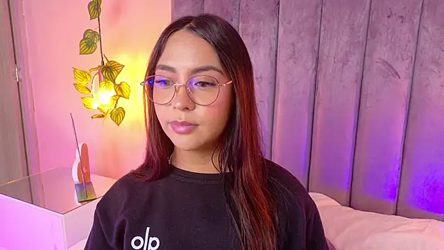 Snapshot of angelicaa_garcia chatting on May 29, 11:19 am angelicaa garcia online show from May 29, 11:19 am