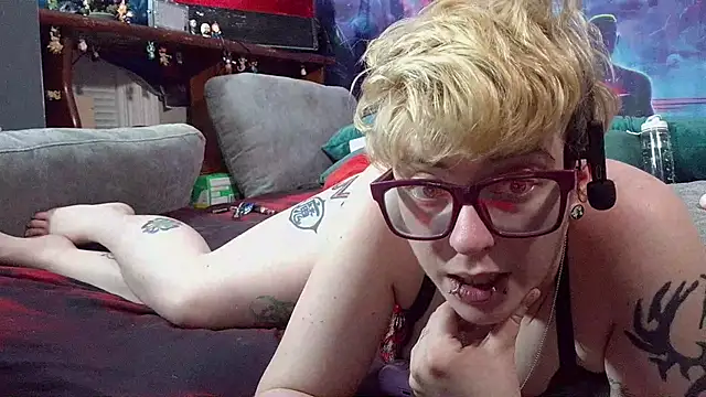 pollypainprincess online show from April 9, 12:54 am