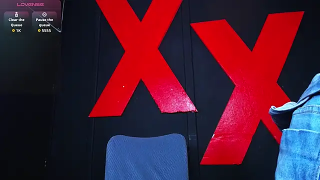 AlanFox1 online show from April 13, 1:27 pm