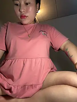 Snapshot of Lina-Naughty chatting on June 6, 6:18 am Lina-Naughty online show from June 6, 6:18 am