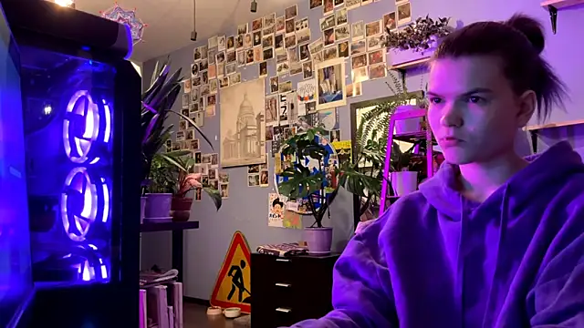 DarylLarrow online show from April 1, 6:16 pm