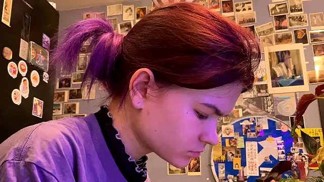 DarylLarrow online show from April 5, 7:33 pm