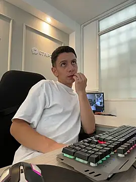 Liam Fiire online show from April 4, 4:15 pm