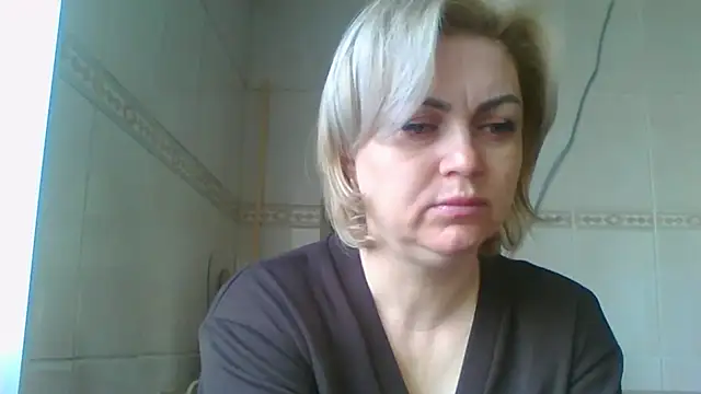 SylvieGold453 online show from April 2, 6:55 am