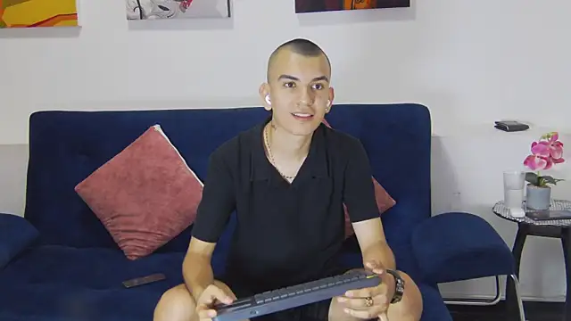 Rowan Cley online show from April 8, 7:47 pm