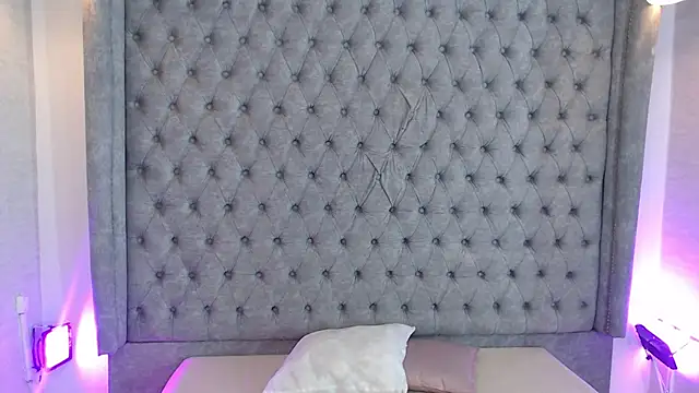 Gyal Smith online show from April 12, 3:33 am