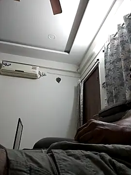 noonekinghere online show from April 12, 2:05 am