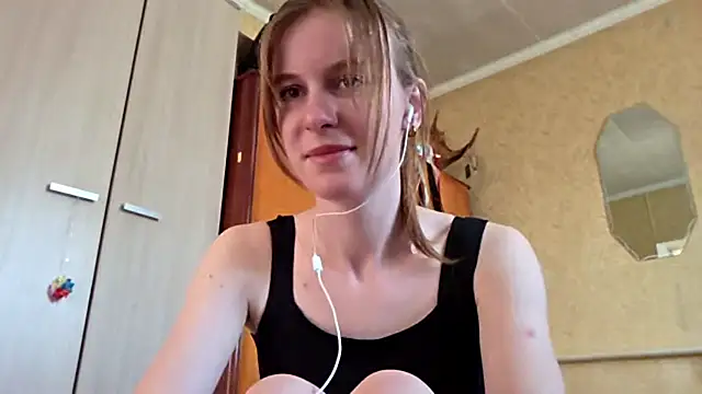 DonnaKuc online show from April 3, 6:11 am