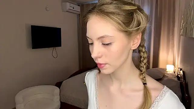 SofiaVelour online show from April 4, 6:33 am