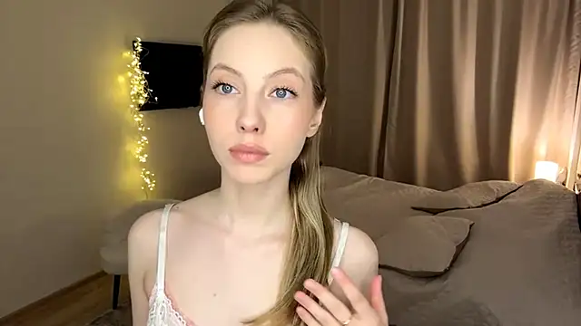 SofiaVelour online show from April 12, 4:34 pm