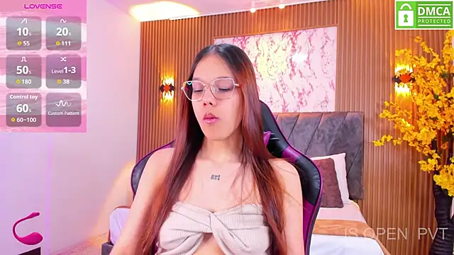 Vi zzy online show from April 17, 7:28 pm