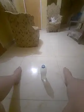 beebuzz0 online show from April 16, 1:28 am