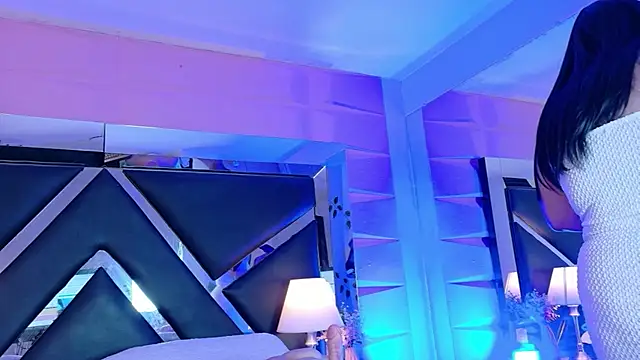 Veronica Nasty  online show from April 17, 7:39 pm