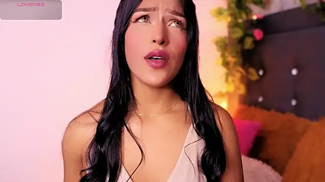 Alisse Storm online show from April 13, 12:43 pm