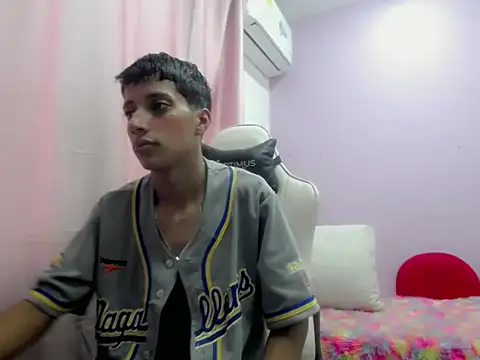 Yei lee  online show from April 6, 8:10 pm