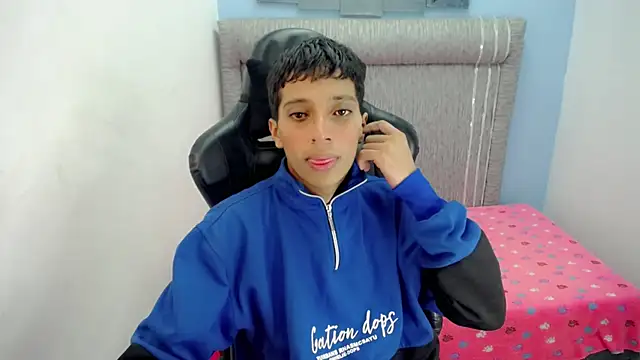 Yei lee  online show from April 18, 3:10 am