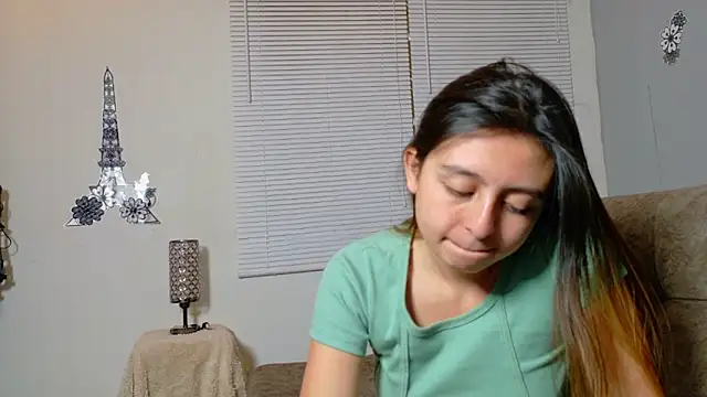 Lala fluffy online show from June 1, 8:32 pm