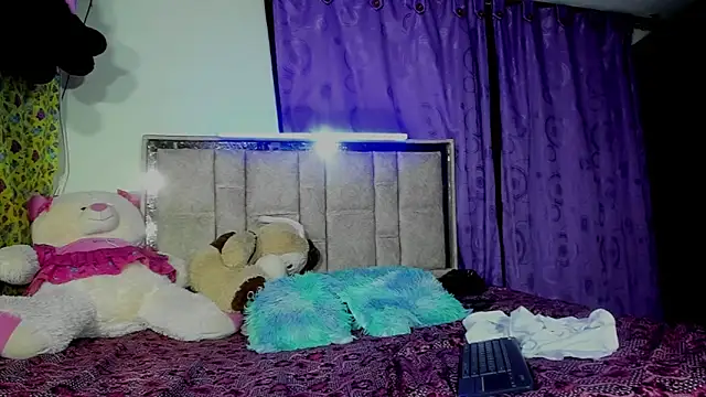 moniquehisk online show from April 12, 3:28 pm