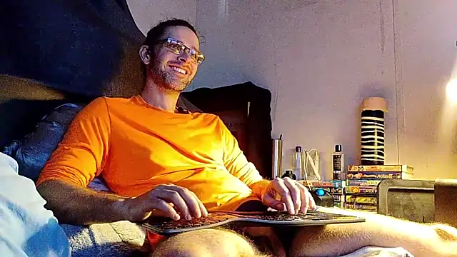 barebearstudio online show from April 13, 10:48 pm