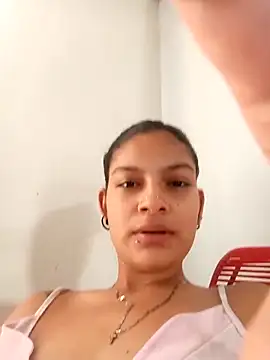 Lyra Siren online show from April 17, 2:42 pm