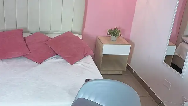 jhan vassilis online show from April 11, 5:12 am