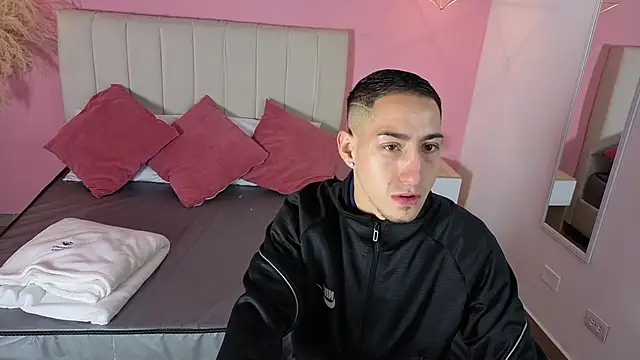 jhan vassilis online show from April 14, 10:54 am