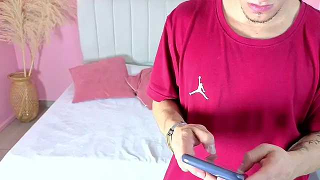 jhan vassilis online show from April 16, 9:39 pm