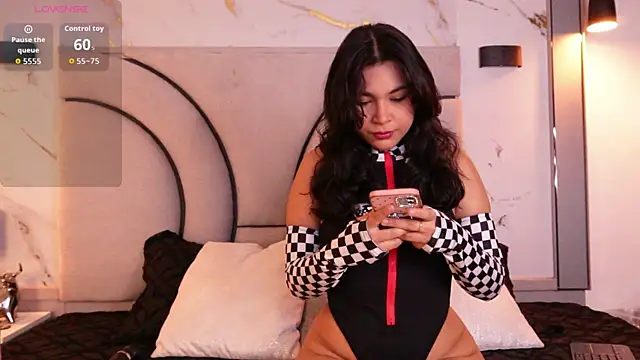 SweetNami  online show from April 3, 2:15 pm