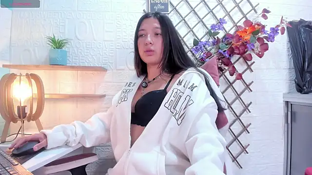 Aylin-LV online show from April 17, 8:45 pm