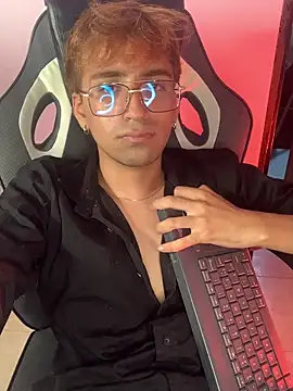 JeremySanders1  online show from April 6, 4:46 am