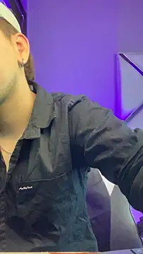 JeremySanders1  online show from April 14, 3:56 am