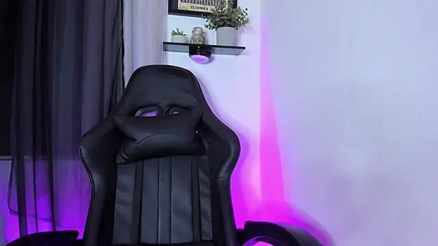 Red DollX online show from April 14, 1:44 am