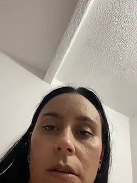 EmilyBrown01 online show from April 14, 3:01 am