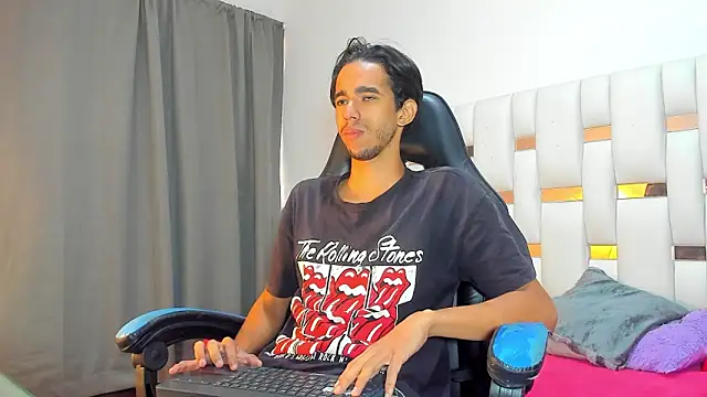 Alessandro Abruzzo online show from April 10, 1:05 pm