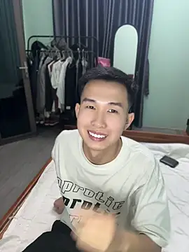 tuanhip online show from April 13, 1:38 pm