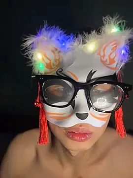 tuanhip online show from April 17, 2:20 pm